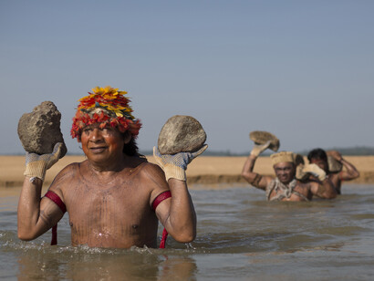 O protesto, que contou com a participação de cerca de 60 Munduruku, ocorreu na região onde o governo pretende construir a primeira de uma série de cinco hidrelétricas na bacia do Tapajós. Foto Greenpeace/Bruno Kelly, 2024
