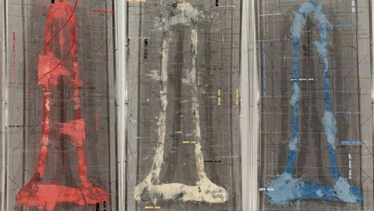 Enrique Brinkmann, Cuatro estudios de sonajero chino, 2011, oil on steel mesh, 205 x 440cm