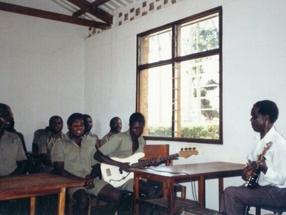 With instruments in hand and voices united, these Malawian students offered a tribute to their homeland’s resilience and beauty © Photo by César Chelala 
