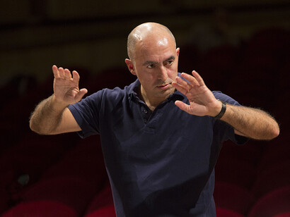 Marco Angius dirige l'Orchestra di Padova e del Veneto