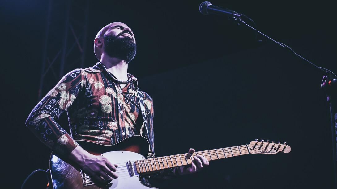 Musica. Durezza apparente e cuore d'oro sono le parole d'ordine della calabresità. Credo che nella mia musica ci sia tutto questo. C'è anche l'impeto di vivere in maniera totalizzante e, nello stesso tempo, l'introspezione e la riservatezza