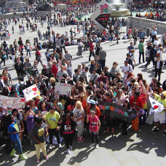 Philip Gowman, YG Family flashmob in Trafalgar Square, 2011. Avec l’aimable autorisation du Musée Rietberg