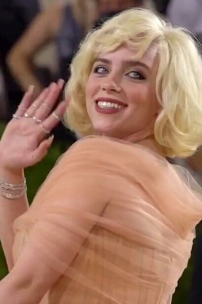 Billie Eilish en el Met Gala 2021, donde fue la invitada más joven en la historia del evento, con solo 19 años