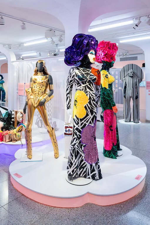 Susanne Bartsch, Transformation! Exhibition view. Courtesy of Museum für Gestaltung