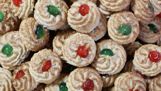 Le paste di mandorla, dolcetti tipicamente siciliani che non sono biscotto né pasticcino