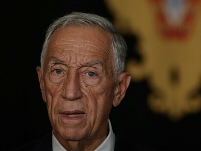 Sua decisão de dissolver o Parlamento reflete uma estratégia política complexa, gerando debates sobre estabilidade governativa e a direção futura do país