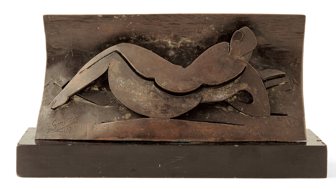 Julio González, Mujer recostada leyendo, 1930