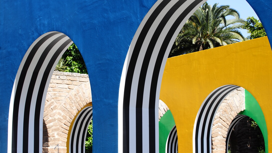 Photo-souvenir Daniel Buren, D'une arche aux autres, travail in situ, Jardins du Sacré-Coeur,
Casablanca, avril 2015. Détail © DB-ADAGP Paris