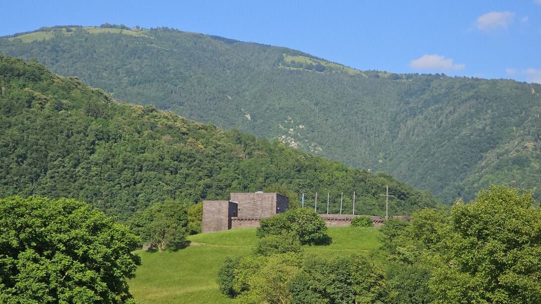 Vista del cimitero germanico di Quero, Belluno