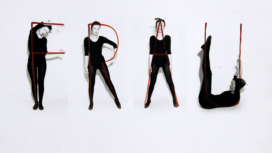 Birgit Jürgenssen, Frau, 1972, SW-Fotografie, überzeichnet © Estate of Birgit Jürgenssen  Bildrecht, Wien, 2015  Sammlung Verbund, Wien