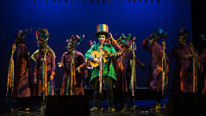 La murga Pa’Ladrar Fino es un colectivo artístico tucumano que utiliza la murga como una herramienta para expresar ideas, emocionar y fomentar el diálogo desde una perspectiva cultural inclusiva