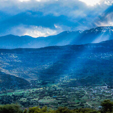 El Parnaso era el lugar,  consagrado al dios Apolo, en donde habitaban todos los poetas conviviendo con las musas y la música. Parque Nacional Parnassus, Thessaloniki, Grecia