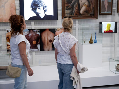 Various artists, Omkijken, exhibition view. Courtesy of Museum Boijmans Van Beuningen