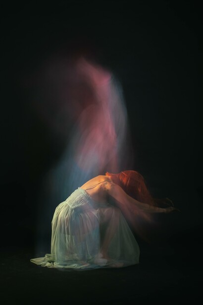 Artista danza. I sentimenti, i pensieri e le passioni svolgono un ruolo fondamentale nell'esistenza dell'uomo come essere sensibile e pensante