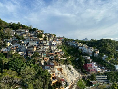 Vista de uma comunidade no Rio de Janeiro, Brasil