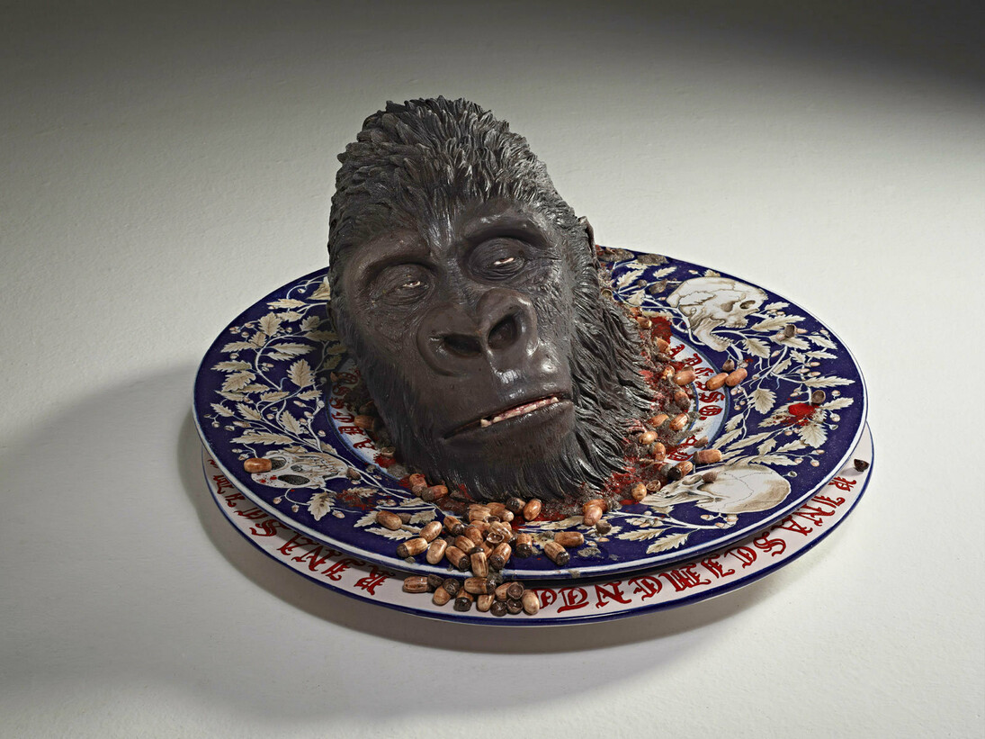 Bertozzi & Casoni, Grottesca, 2013, ceramica policroma, h40 x diam 75 cm