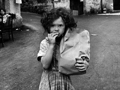 I bambini dallo sguardo triste e malinconico di Letizia Battaglia 