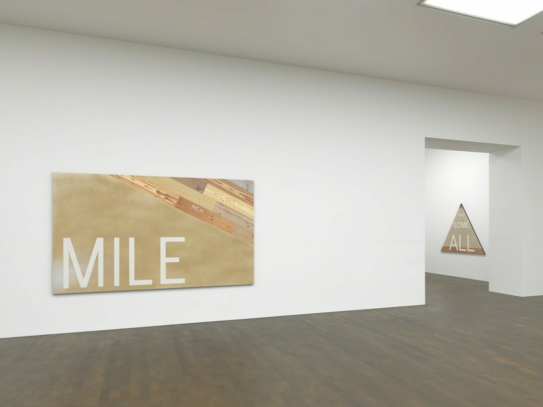 Installation views of Ed Ruscha's Extremes and IN-Betweens exhibition at Gagosian, Grosvenor Hill from October 5 - December 17, 2016. © Ed Ruscha. Courtesy Gagosian. Photo: Mike Bruce