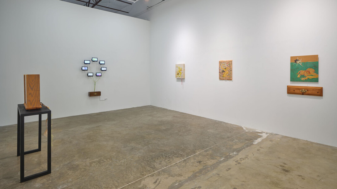 Leili Arai Tavallaei, Shotor 〇 morghe, exhibition view. Courtesy of Erin Cluley Gallery