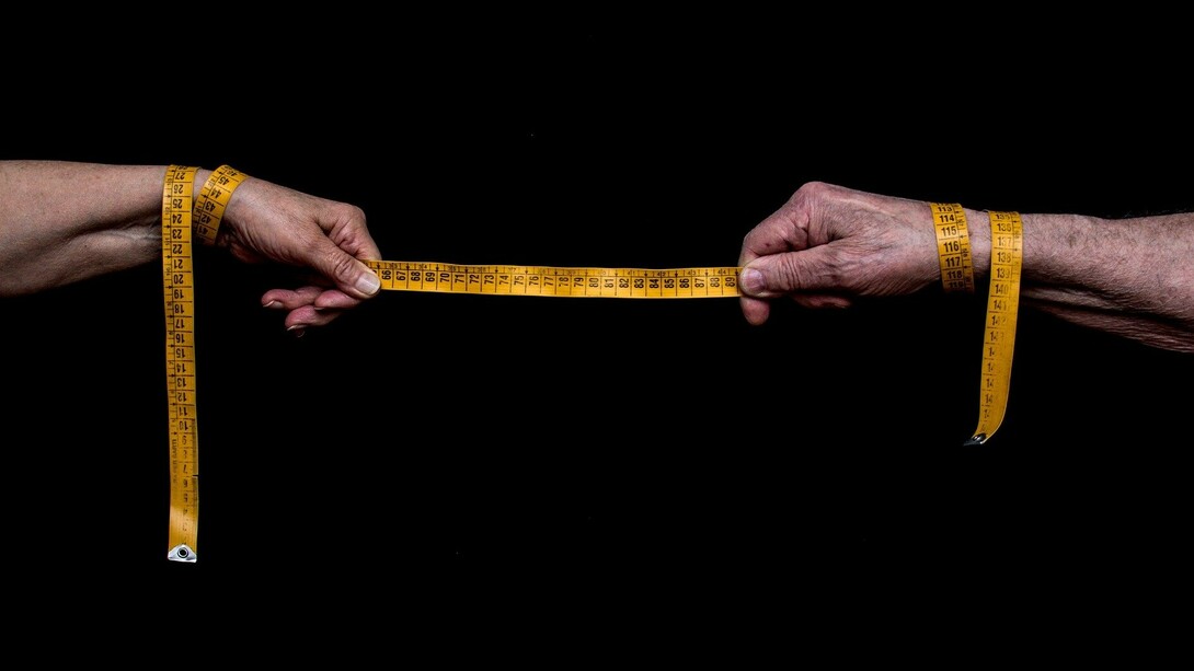 Il distanziamento sociale sembra essere l’unico modo per arrestare una pandemia