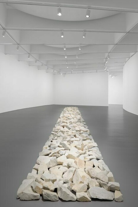 Various artists, Big things for big rooms, exhibition view. Courtesy of Hirshhorn Museum