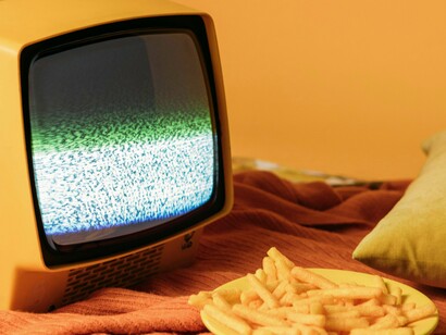 Ao reassistir à novela de 1988 em 2026, fica evidente o duplo padrão de gênero: atitudes similares (ou até mais graves) de personagens masculinos raramente são rotuladas com a mesma veemência moral que as de Fátima. Marco Aurélio, César, Afonso e Ivan são apenas alguns exemplos desse padrão duplo.