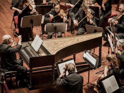 Bach volle però che L'Oratorio fosse eseguito in sei giorni di festa entro i dodici giorni del periodo natalizio