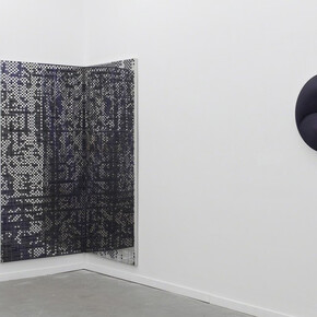 Plus et moins. Courtesy of Super Dakota