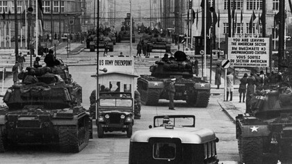 US Army tanks face off against Soviet armor at Checkpoint Charlie, Berlin, October 1961