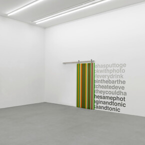 Wall works and sculptures, ausstellungsansicht. Mit freundlicher genehmigung der Galerie Eva Presenhuber
