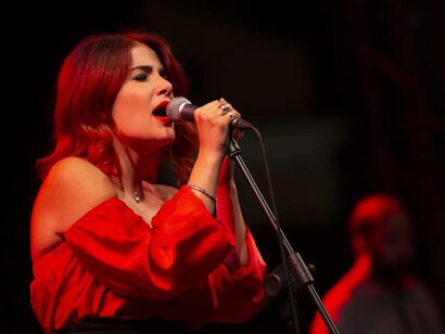 Kalìka, "Ago, filo ‘e parole…". Giulia Olivieri (voce). Sono nata in provincia di Napoli e cresciuta tra la musica classica napoletana, quella italiana d’autore le commedie di Eduardo
