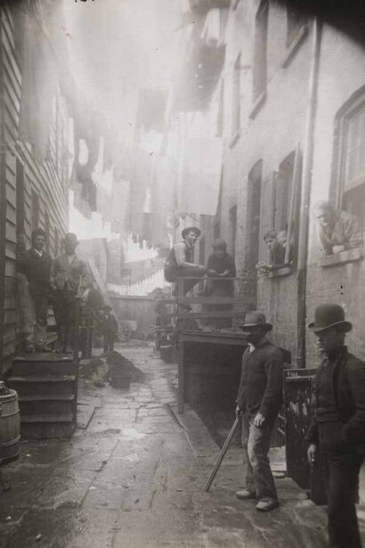 ´Bandits' Roost´, 1887-1888 © Jacob Riis / Museum of the City of New York