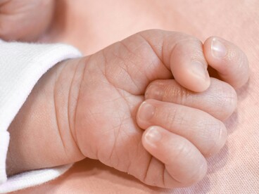 Le paure legate all’identità, alle tradizioni e alla perdita del proprio status alimentano spesso diffidenza e ostilità, lasciando spazio a slogan semplici per problemi estremamente complessi