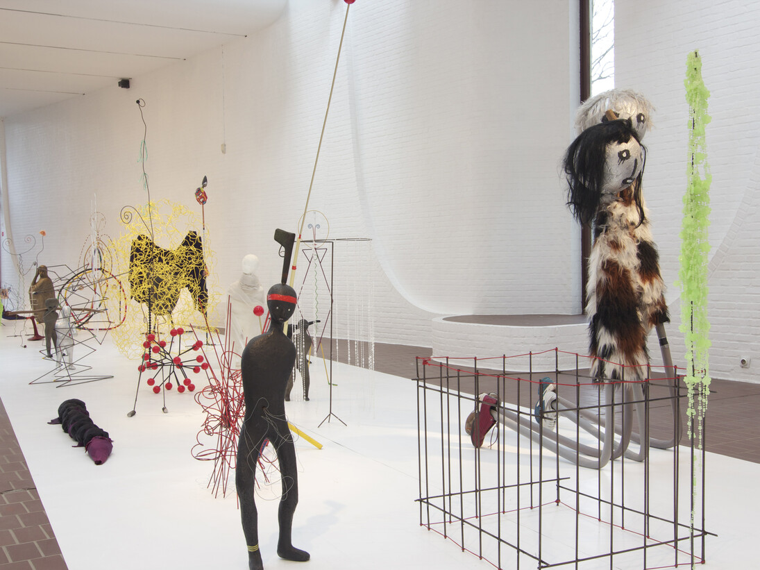 Henk Visch, Exactly how I remembered it, 2014.
Installation de 58 œuvres exposées au Middelheimmuseum, Anvers, Belgique.
© Adagp Paris 2015 / © Henk Visch.
Photo Henk Visch.