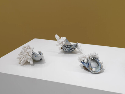 Various artists, Golden veins. The art of kintsugi and transformation, exhibition view. Courtesy of Alison Bradley Projects