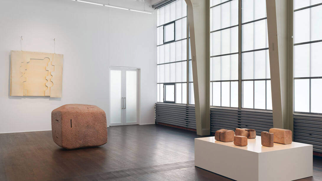 Installation view, ‘Eduardo Chillida’ at Hauser & Wirth Zürich, 2019
© Zabalaga-Leku. ARS, New York / VEGAP, Madrid, 2018
Courtesy the Estate of Eduardo Chillida and Hauser & Wirth


