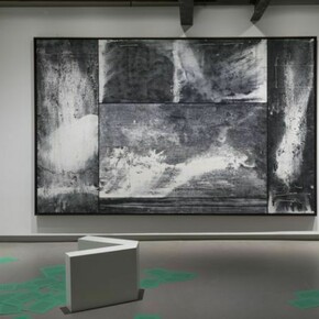 Toby Christian, Exhibition view, A Belgian Fence, 2013. Courtesy of the artist and RH Contemporary Art. Photo credit: Adam Reich.