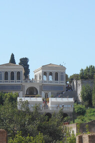 Gli Horti Farnesiani visti dal Foro Romano