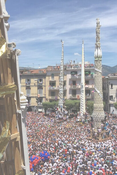 Nola, Campania, Italia. La Festa dei Gigli per la città di Nola è più che una celebrazione, è un segno d’identità