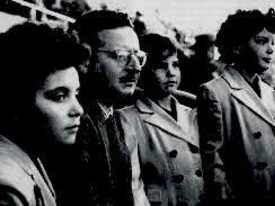 Salvador Allende con sus hijas