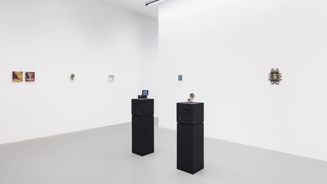 Various artists, A house the size of a shell, exhibition view. Courtesy of Galerie Lisa Kandlhofer. Photo by Manuel Carreon Lopez