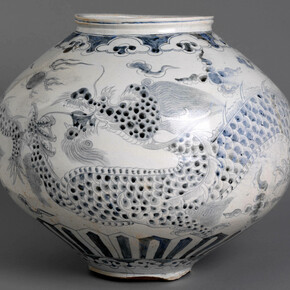 Jar, 1750 – 1850, Korea. Museum no. C.15-1919. © Victoria and Albert Museum, London
