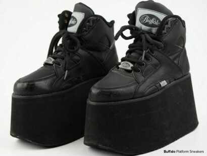 Platform sport shoes