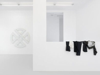 Bodies’ Delays. Courtesy of Xippas