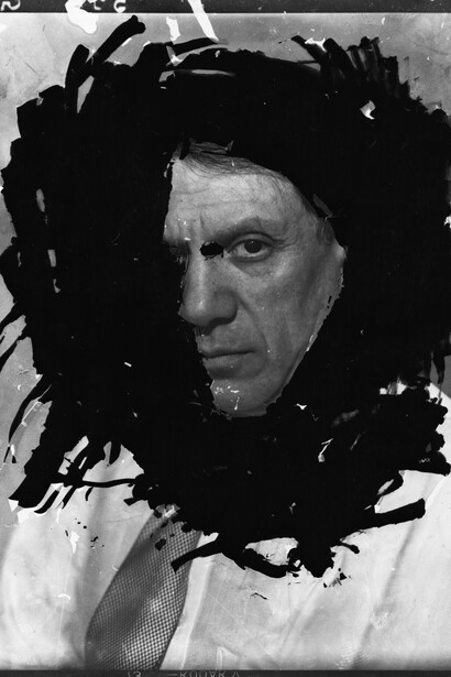 Dora Maar, Portrait of Picasso at the Studio at 29 (detail), rue d'Astorg, Paris, winter 1935–36 (positive image). Gelatin silver negative on flexible cellulose nitrate support, 4 3/4 x 3 5/8 inches (12 x 9 cm) Centre Pompidou, Paris
© 2023 Dora Maar Estate/Artists Rights Society (ARS), New York/ADAGP, Paris. Pablo Picasso likeness © 2023 Estate of Pablo Picasso/Artists Rights Society (ARS), New York.
Photo: © CNAC/MNAM, Dist. RMN-Grand Palais/Art Resource, NY. Courtesy Gagosian