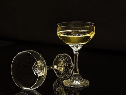 Tra i vari tipi di vino, è lo champagne a rappresentare in genere il clou di una festa