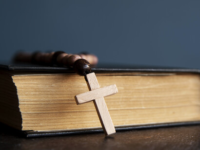 La vocación laical invita a vivir el amor de Dios en todos los aspectos de la vida cotidiana, con compromiso y dedicación