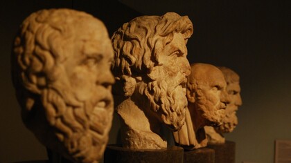 Filosofia. La necessità di una prospettiva sistemica: il rischio di una regressione storica senza una visione completa