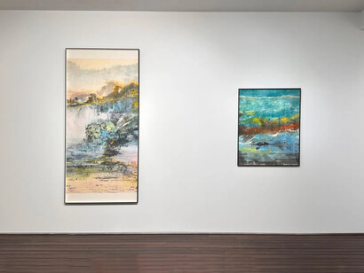 Nina Pryde, A touch of gold, exhibition view. Courtesy of Ora-ora Gallery