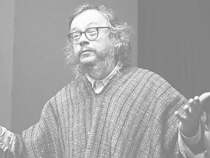 Jerzy Grotowski, regista e teorico polacco, ha annullato, fra l’altro, le distanze fra attori e spettatori
